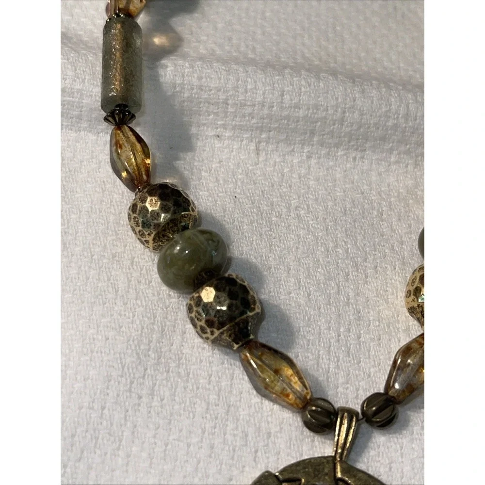 Vintage LONNIE LOVNESS Necklace‎ Gold Green Beads 16